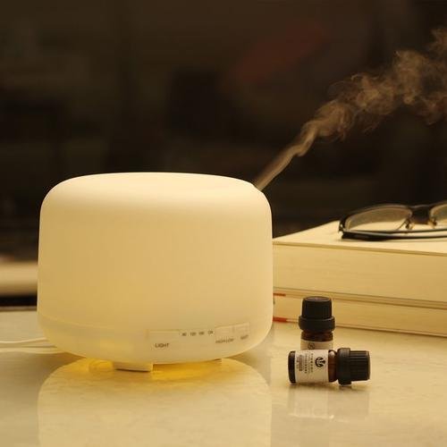 1699c2727834a2c6feedae87c24e318e.jpeg Simple White LED Aromatherapy Humidifier Diffuser - Image 1